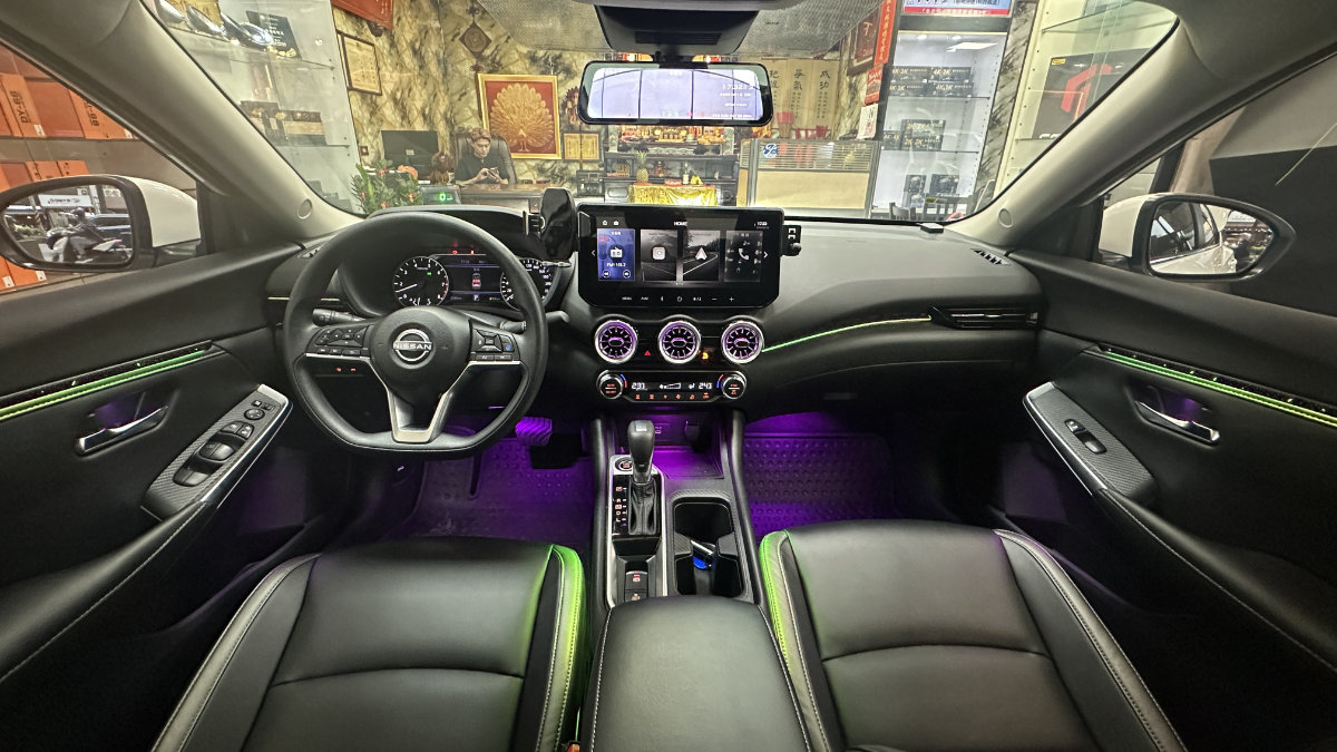 汽車氣氛燈 Nissan-Sentra-氣氛燈-桃園汽車音響-北二汽車音響
