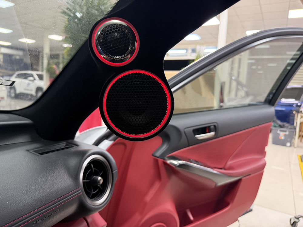 Lexus IS 300h 打造高解析沉浸式車內音場